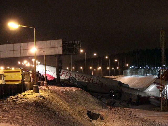 Аварія літака у "Внуково": Як це було (Фото) Аварія літака у "Внуково": Як це було (Фото)