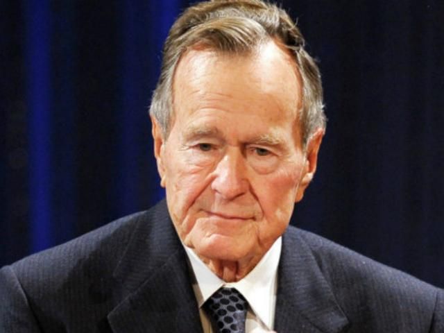 Німецький тижневик "поховав" живого Буша-старшого