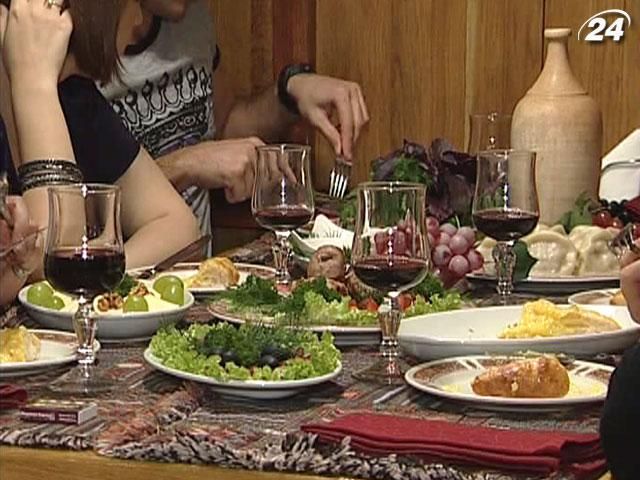 Диетологи советуют как не переесть в новогоднюю ночь Диетологи советуют как не переесть в новогоднюю ночь