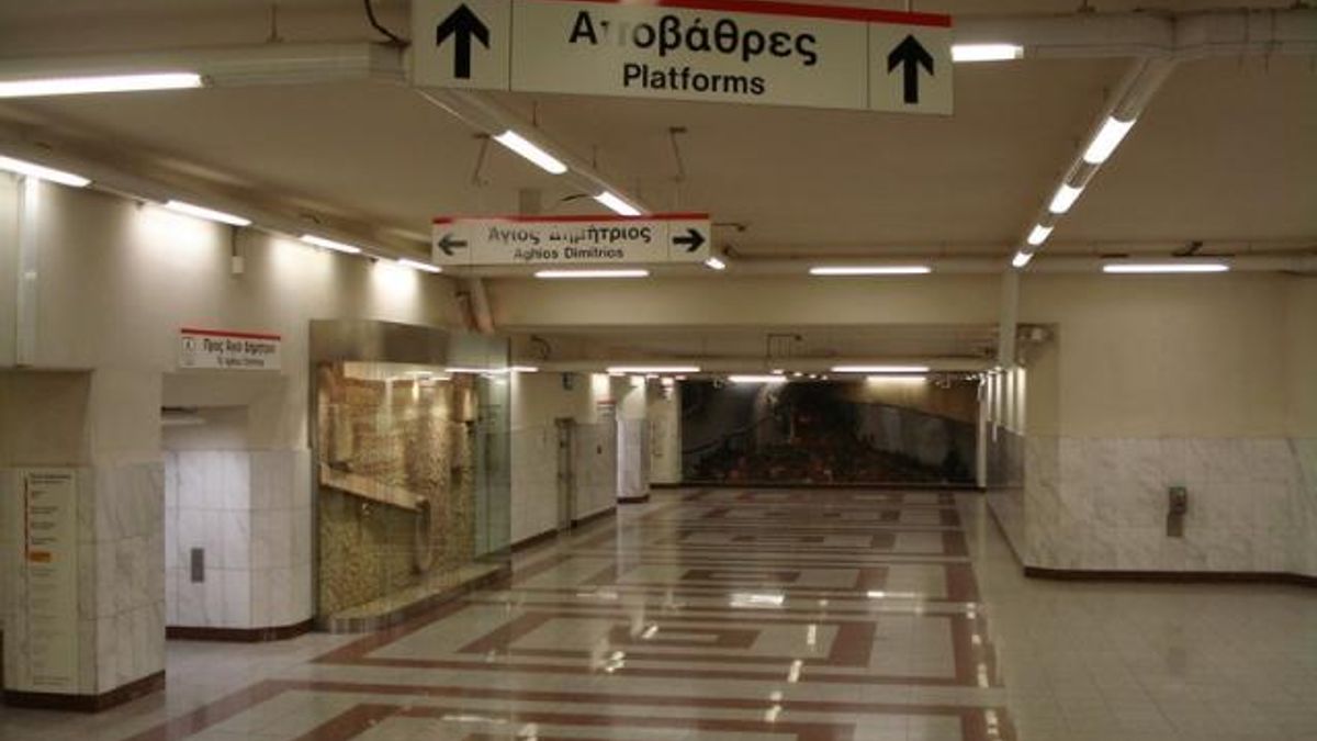 В Афінах працівники метро оголосили новорічний протест В Афінах працівники метро оголосили новорічний протест