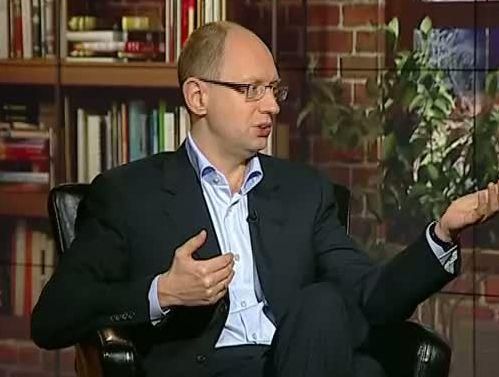 Яценюк говорит, что украинцы поддержали оппозицию для войны с Януковичем Яценюк говорит, что украинцы поддержали оппозицию для войны с Януковичем