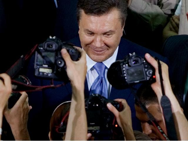 Янукович в 2012-м сократил количество зарубежных визитов