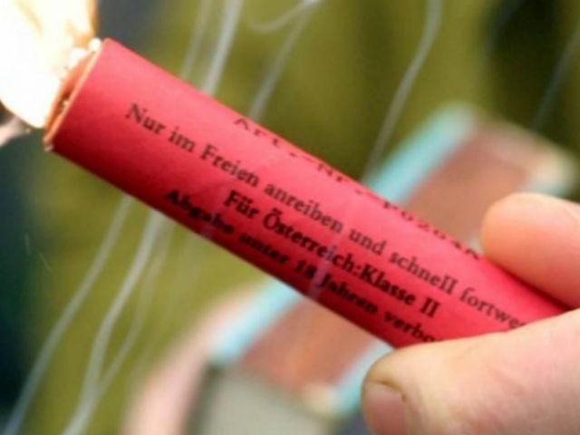 У Сумах петарда розірвала дівчині щоку У Сумах петарда розірвала дівчині щоку