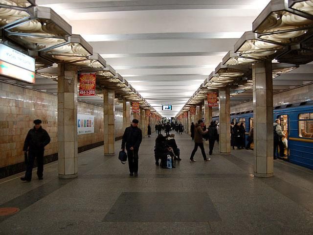 В Киевском метро умер 45-летний мужчина В Киевском метро умер 45-летний мужчина