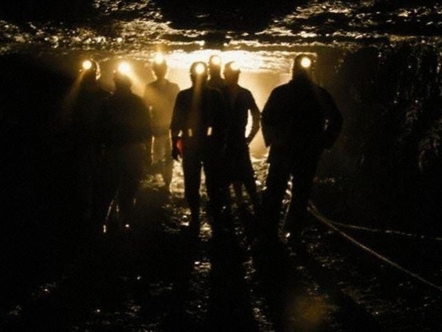 На Донеччині стався викид метану на шахті: доля трьох гірників невідома