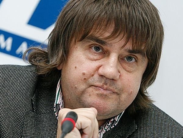 Іде тиха війна між владою і суспільством, – політолог Іде тиха війна між владою і суспільством, – політолог