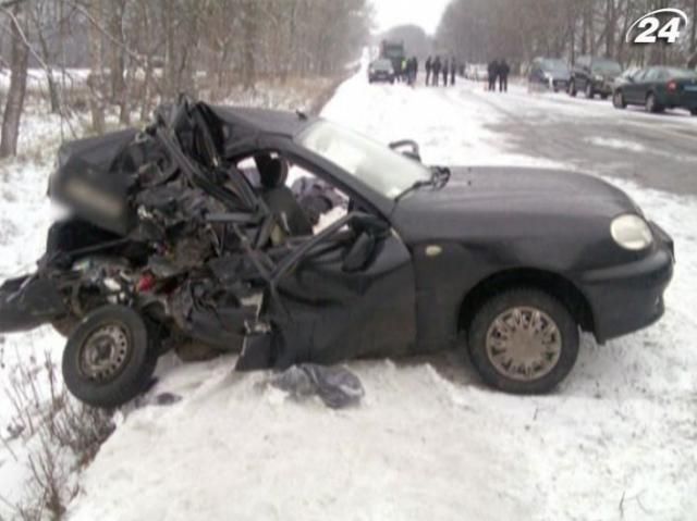 На Полтавщині трапилося потрійне ДТП: 1 людина загинула