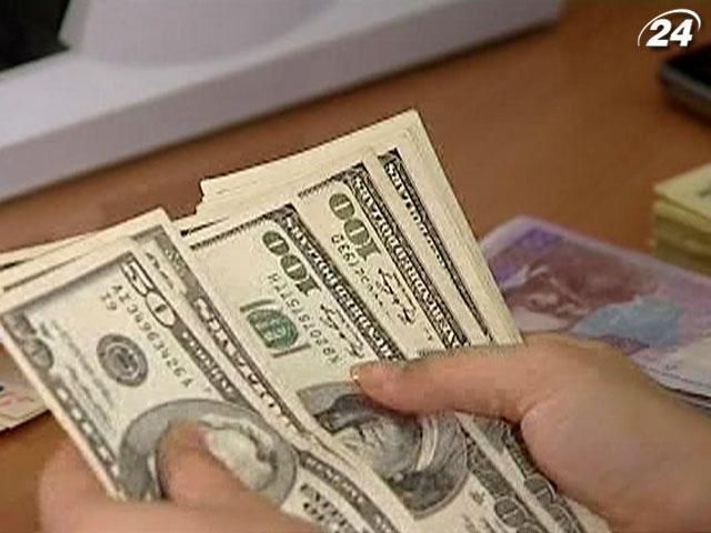 Заробітчани переслали в Україну 941 мільйон доларів Заробітчани переслали в Україну 941 мільйон доларів