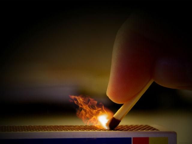 Француженка сожгла себя в тюремной камере Француженка сожгла себя в тюремной камере