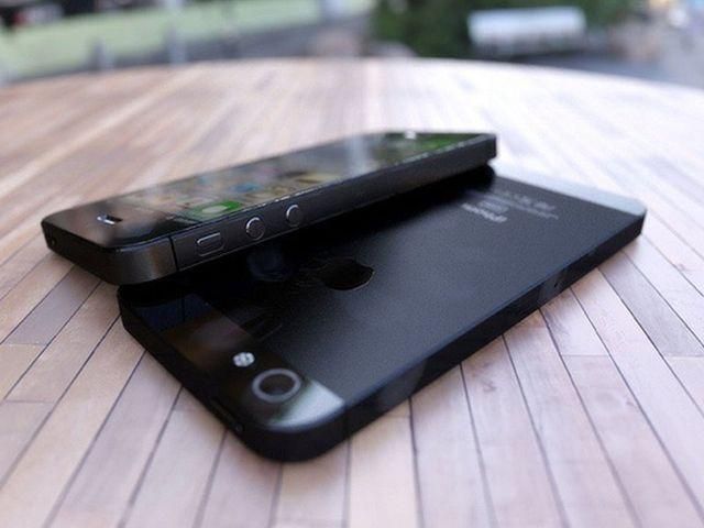 Новому iPhone обіцяють новий дисплей Новому iPhone обіцяють новий дисплей