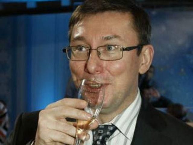 Сарган знає, яке бажання Луценко загадає після появи першої зірки Сарган знає, яке бажання Луценко загадає після появи першої зірки