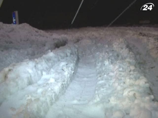 На Тернопільщині “швидка” та автобус потрапили у снігову пастку На Тернопільщині “швидка” та автобус потрапили у снігову пастку