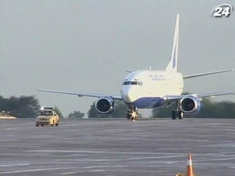 "Аэросвит" отменил уже 18 рейсов в этот день "Аэросвит" отменил уже 18 рейсов в этот день
