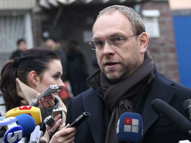 Власенко каже, що в інтернеті знову може з'явитися відео з палати Тимошенко Власенко каже, що в інтернеті знову може з'явитися відео з палати Тимошенко