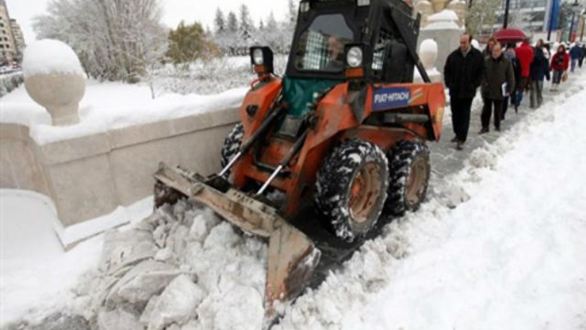 Из столицы вывезли 130 тысяч тонн снега Из столицы вывезли 130 тысяч тонн снега