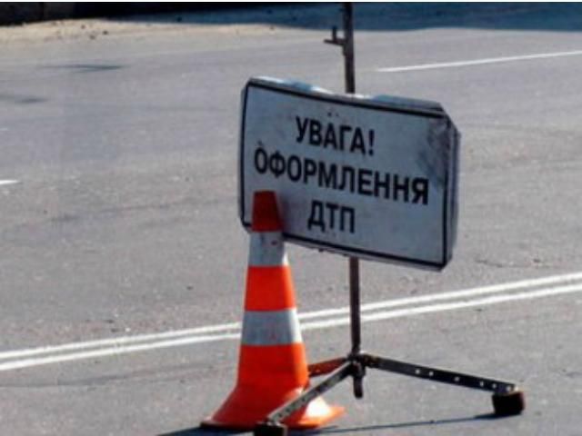 В Донецке юный водитель въехал в аптеку В Донецке юный водитель въехал в аптеку