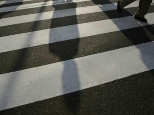 У Луцьку авто збило жінку з дитиною просто на переході У Луцьку авто збило жінку з дитиною просто на переході