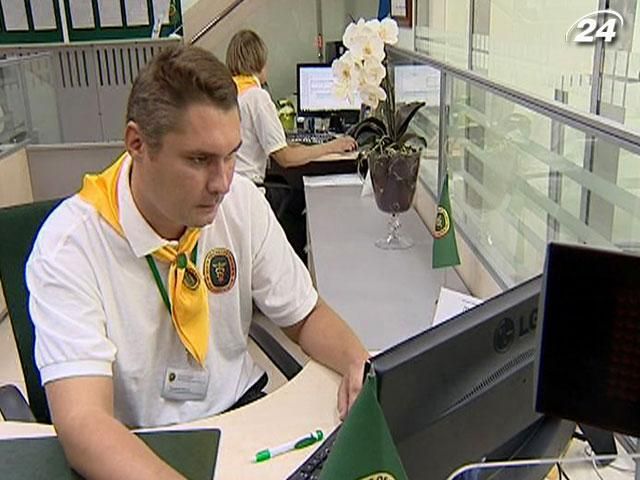 Податківців та митників стане менше на 8% Податківців та митників стане менше на 8%