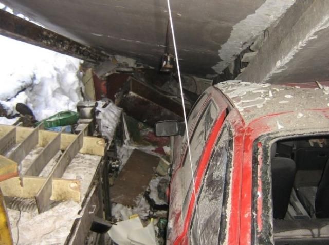 Взрыв в гараже в Донецкой области повредил три автомобиля