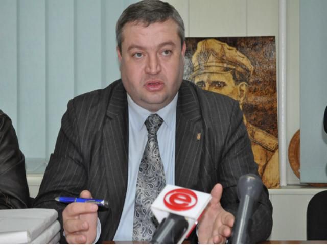 Опозиція погрожує блокувати трибуну, якщо ПР знову візьметься за Арбузова Опозиція погрожує блокувати трибуну, якщо ПР знову візьметься за Арбузова