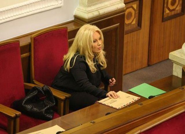 Карткою Повалій у Раді голосували "кнопкодави" Карткою Повалій у Раді голосували "кнопкодави"