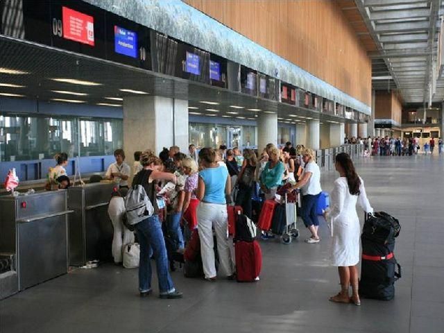 Сегодня могут отменить еще 35 рейсов "АэроСвита" Сегодня могут отменить еще 35 рейсов "АэроСвита"