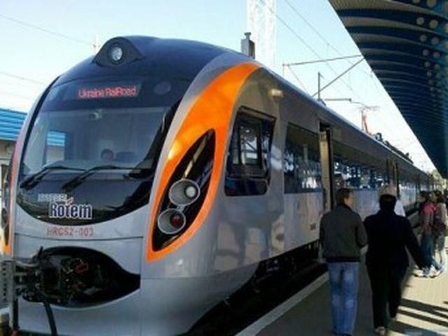 Скоростной Hyundai едва не сжег станцию вблизи Киева (Фото) Скоростной Hyundai едва не сжег станцию вблизи Киева (Фото)