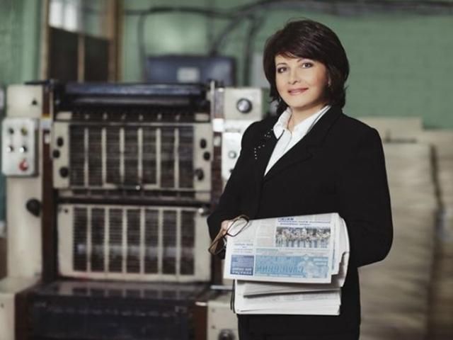 Регионалы фотографировали своих секретарш в коровнике и курятнике (Фото) Регионалы фотографировали своих секретарш в коровнике и курятнике (Фото)