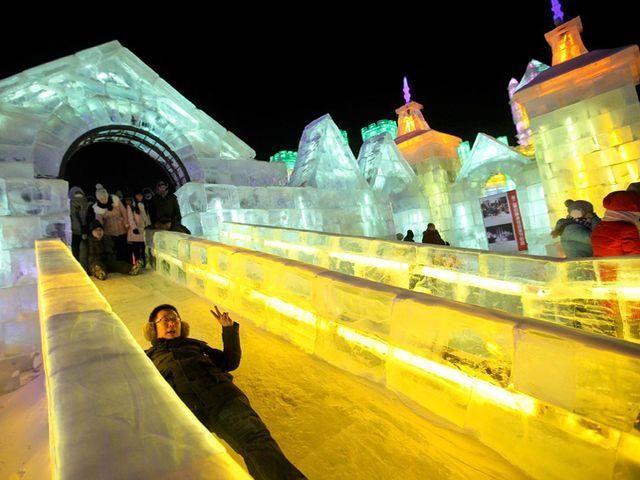 В Китае - огромный фестиваль снега и льда (Фото)