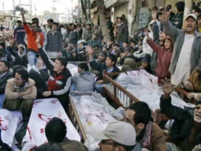 В Пакистане в знак протеста не хоронят погибших в результате взрывов В Пакистане в знак протеста не хоронят погибших в результате взрывов