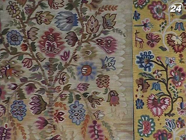 Музей декоративного искусства в Киеве выставил украинские ковры