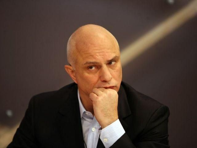 Чоловік Тимошенко подарував нардепам диски з біблійними текстами (Фото) Чоловік Тимошенко подарував нардепам диски з біблійними текстами (Фото)