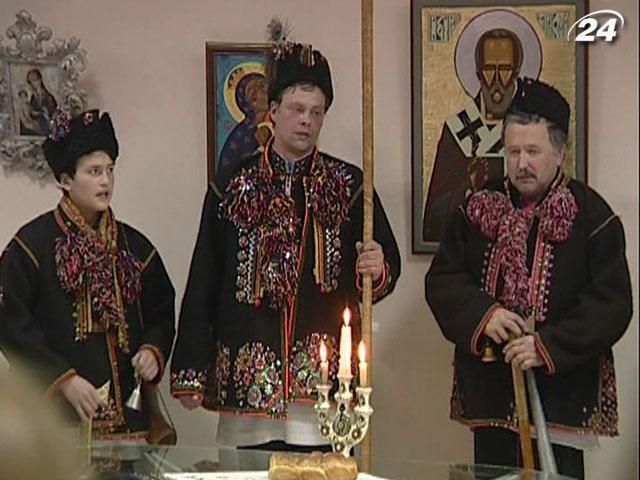 Гуцульские музыки колядовали в Киеве Гуцульские музыки колядовали в Киеве