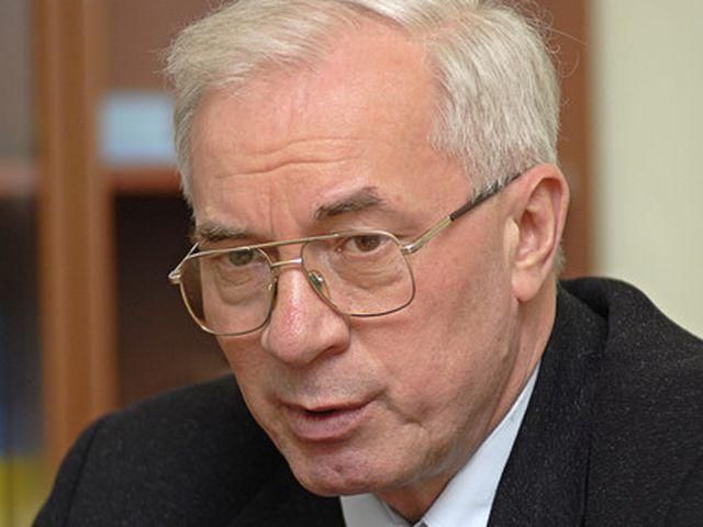 Азаров раскритиковал недостатки "скорой" помощи
