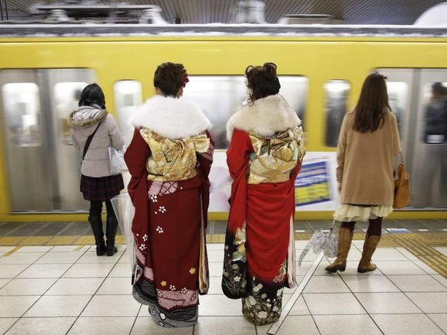 День совершеннолетия в Японии (Фото) День совершеннолетия в Японии (Фото)