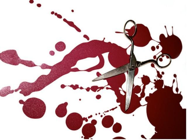 У Китаї чоловік зарізав ножицями директора школи і поранив учня У Китаї чоловік зарізав ножицями директора школи і поранив учня