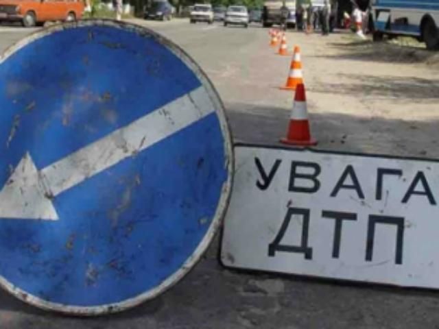 В страшной аварии в Тернопольской области столкнулись 3 авто (Фото) В страшной аварии в Тернопольской области столкнулись 3 авто (Фото)