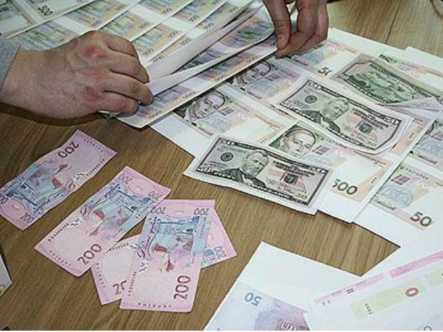На Ровенщине юноша печатал себе деньги На Ровенщине юноша печатал себе деньги