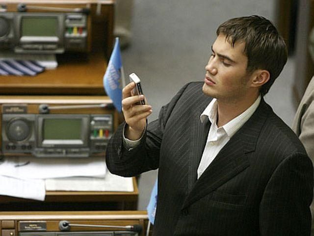 Син Януковича став в.о. президента Автомобільної Федерації України (Документ) Син Януковича став в.о. президента Автомобільної Федерації України (Документ)