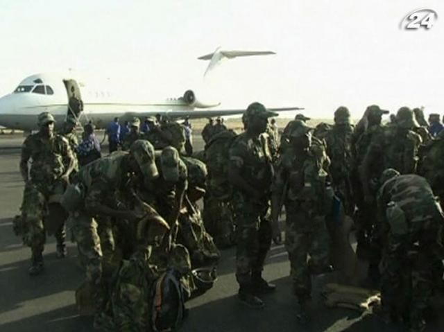 До Малі прибули перші африканські військові До Малі прибули перші африканські військові