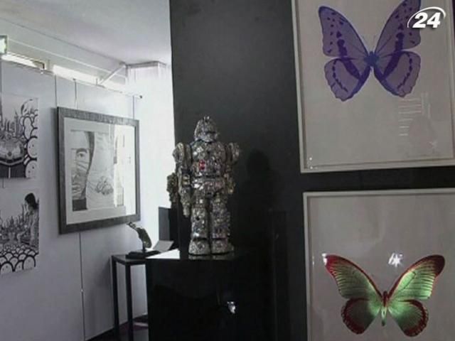 В Дубае прошла выставка предметов роскоши для "избранных" гостей В Дубае прошла выставка предметов роскоши для "избранных" гостей