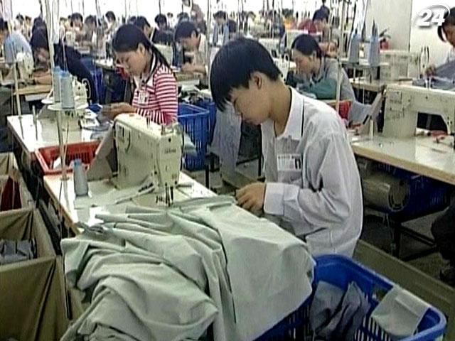 Рост китайской экономики замедлился до минимума за 13 лет Рост китайской экономики замедлился до минимума за 13 лет