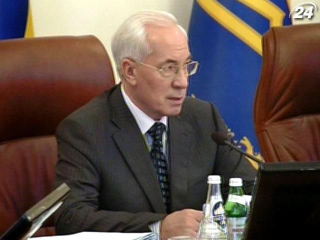 Азаров готовий підняти тарифи на комуналку в обмін на гроші МВФ