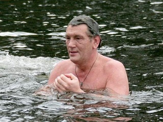 Ющенко купатиметься на Водохрещу разом із Іриною Ванніковою