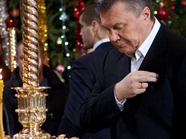Янукович сподівається, що священна вода очистить думки українців