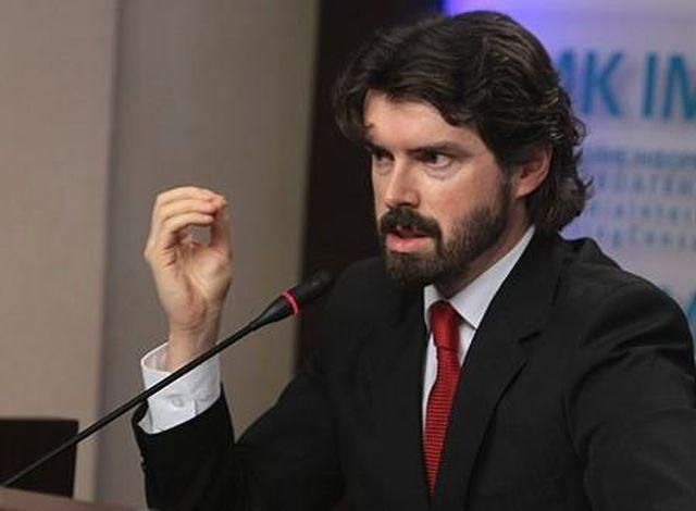 Економіст попереджає, що у Митному союзі Україна зажене себе у договірні ями Економіст попереджає, що у Митному союзі Україна зажене себе у договірні ями