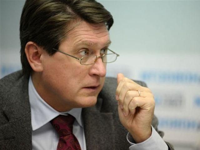 Политолог допускает, что Арбузов может и не заменить Азарова