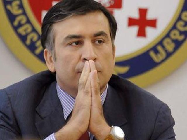 Грузины требуют, чтобы Саакашвили покинул пост президента
