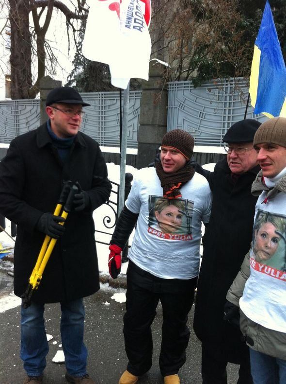 Активісти припинили протест на Банковій (Фото)