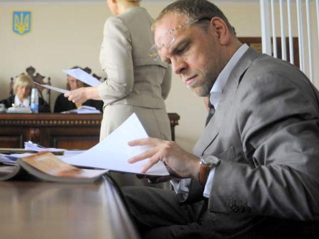 Власенко увиделся с Тимошенко и утверждает, что ей хуже Власенко увиделся с Тимошенко и утверждает, что ей хуже